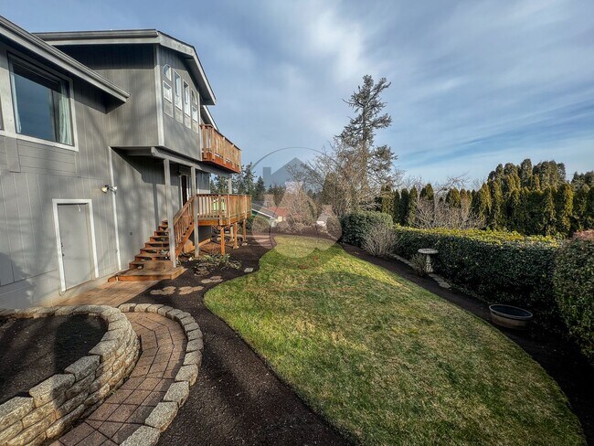 Building Photo - Beautiful South Salem Home-