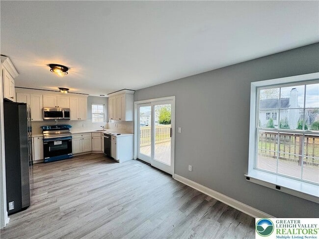 Building Photo - 2274 Briarwood Dr