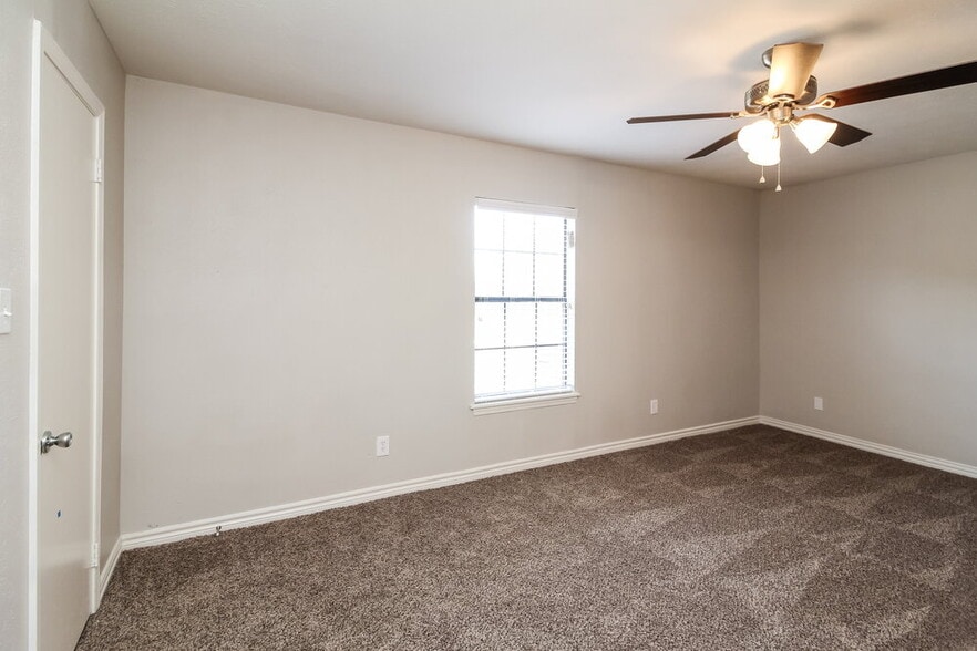 Building Photo - 454 Kenya St