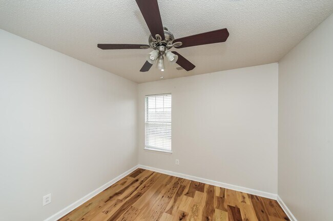 Building Photo - 4560 Cedar Ridge Cove