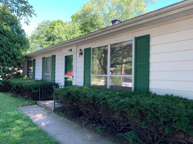 Building Photo - 1961 Indian Trail Dr