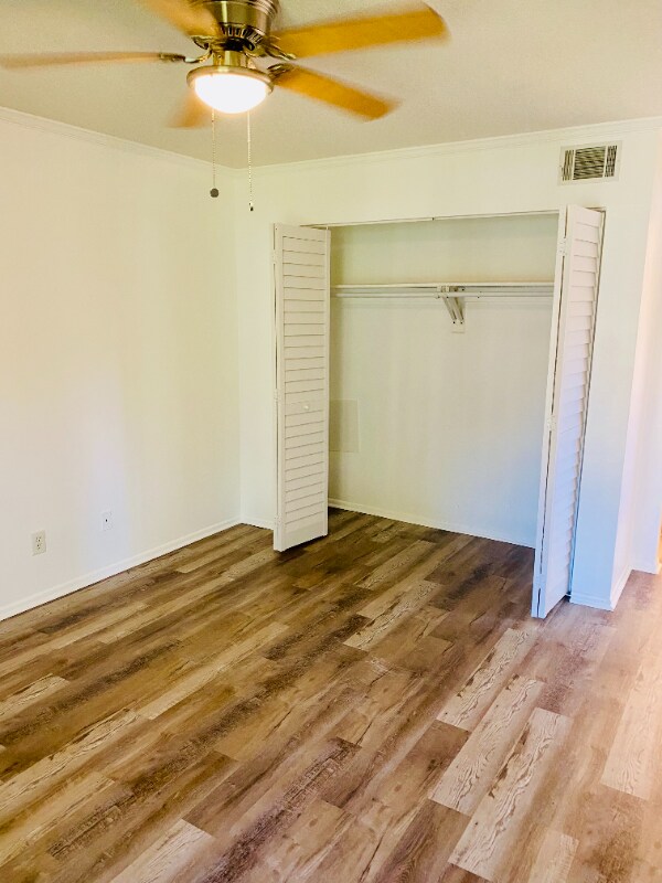 Building Photo - 420 Breakwater Dr