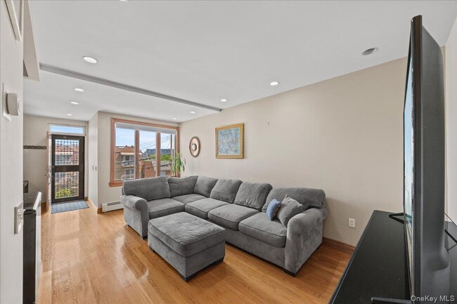 Building Photo - 70-18 Calamus Ave