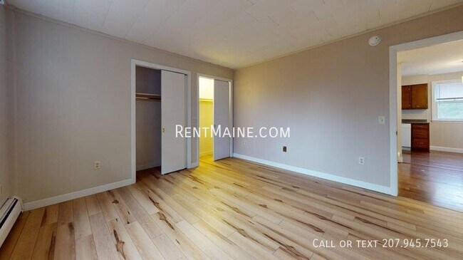 Building Photo - 198 Main Rd N