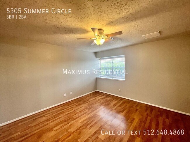 Building Photo - 5305 Summer Cir