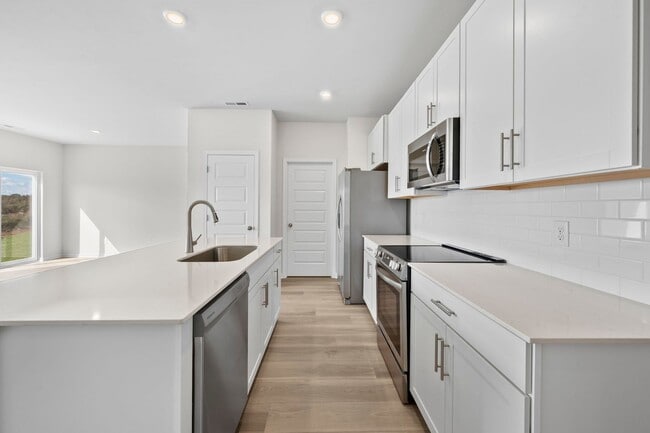 Building Photo - Move-In Specials Available! Brand-New Home in Ross Farms!