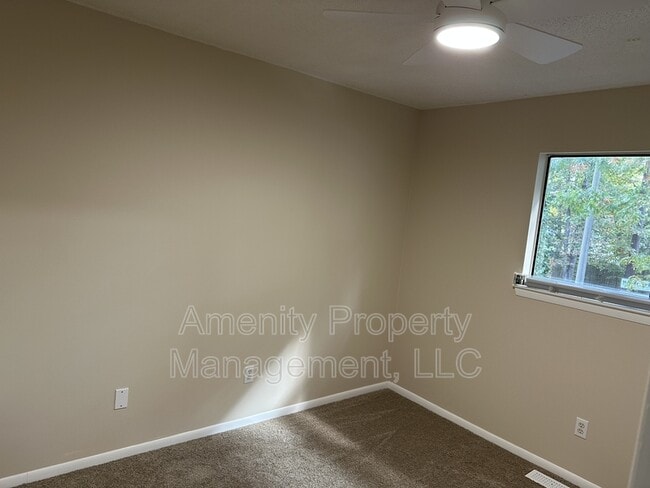 Building Photo - 704 Ninebark Ct