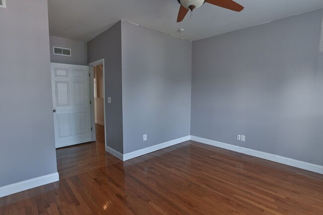 Building Photo - Spacious 3 Bedroom on Harris