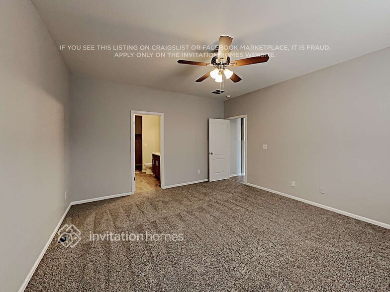 Building Photo - 9939 Thunderbolt Trail