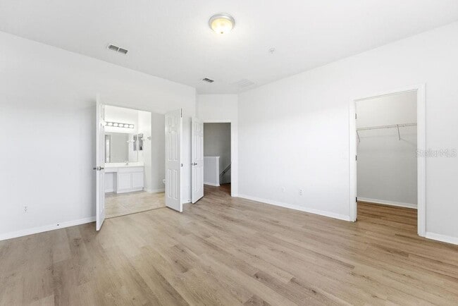 Building Photo - 2795 Oakwater Dr