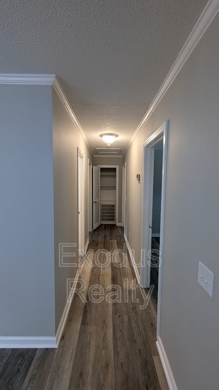 Building Photo - 8708 Peach Tree Dr