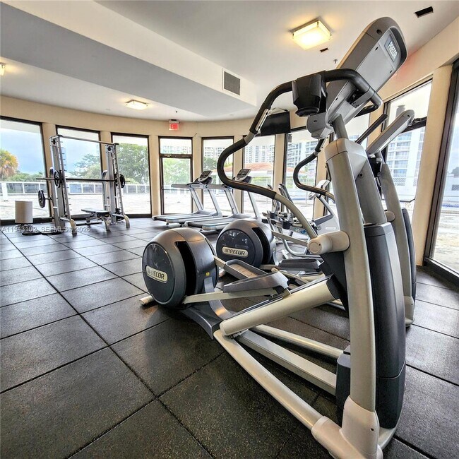 Building Photo - 20505 E Country Club Dr