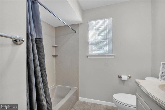 Building Photo - 915 Silver Ct