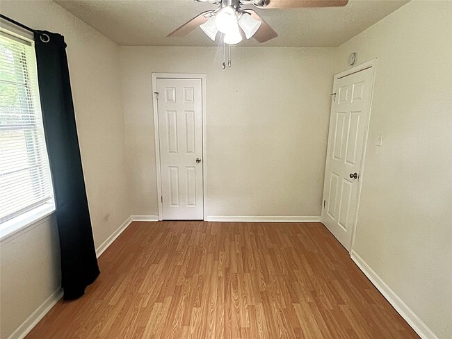 Building Photo - 560 Beverly Dr