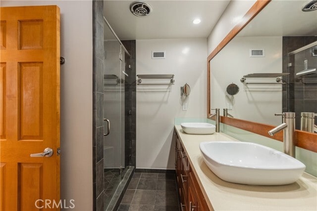 Building Photo - 828 Stevely Ave