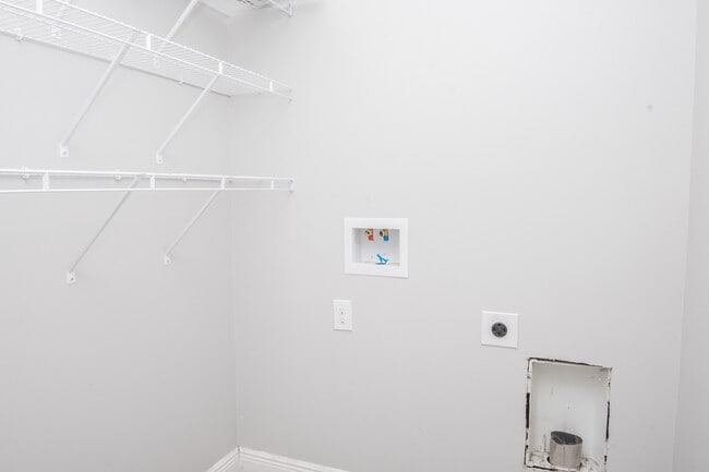 Building Photo - 5567 Galaxy Dr