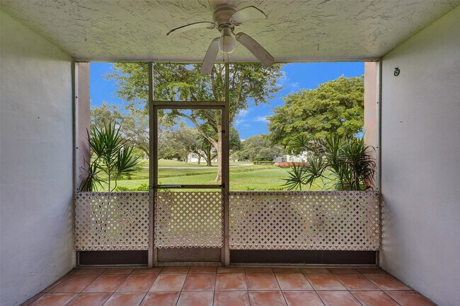 Building Photo - 9481 Evergreen Pl