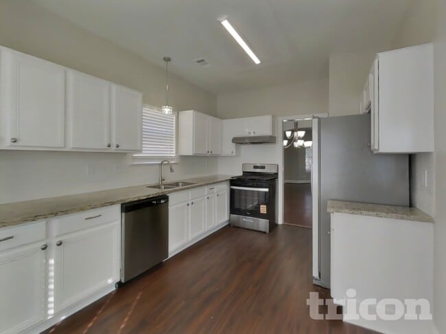 Building Photo - 21207 Woodland Green Dr