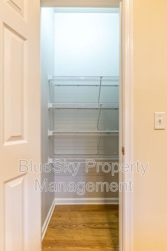 Building Photo - 158 Burnet St
