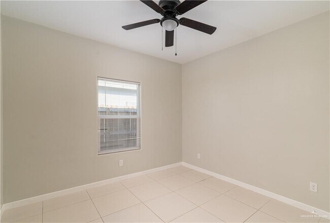 Building Photo - 405 W Rutherford Ave