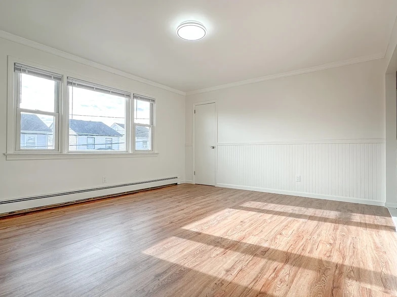 Building Photo - 76 Front St