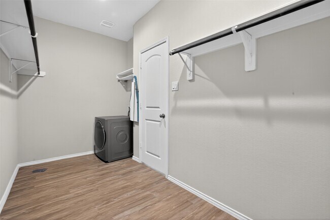 Building Photo - 16817 Pink Wintergreen Dr