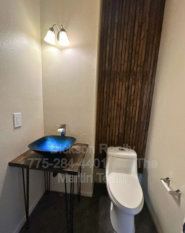 Building Photo - 5353 Desert Peach Dr