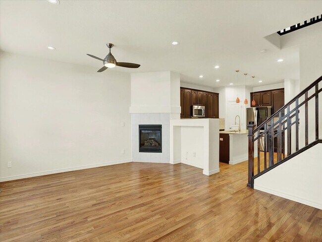 Building Photo - Spacious 3BR Townhome in Littleton
