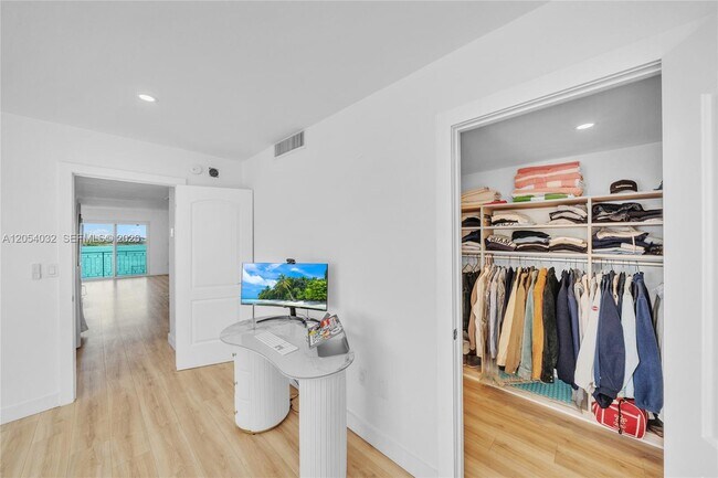 Building Photo - 11111 Biscayne Blvd