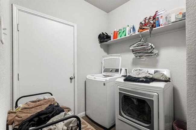 Building Photo - 129 Jubilee Dr