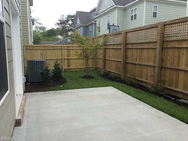 Building Photo - Beach Borough