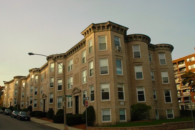 Building Photo - 15 Mount Hood Rd