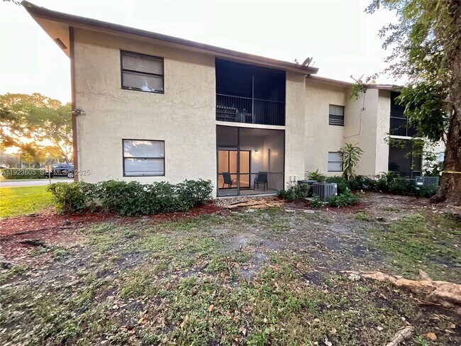 Building Photo - 11307 Royal Palm Blvd