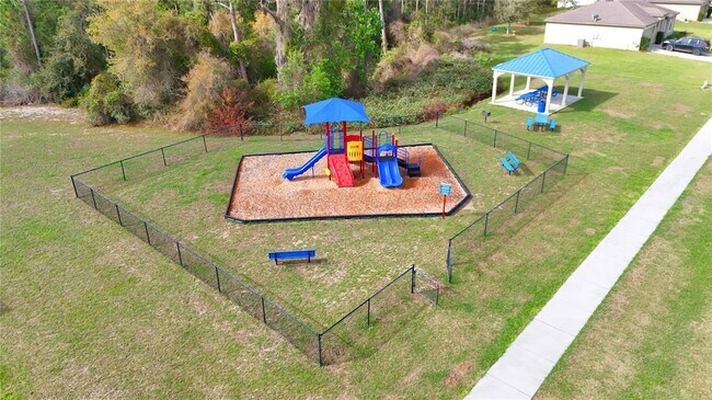 Building Photo - 35901 Joewood Ave