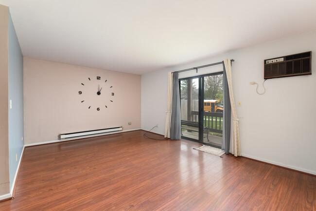 Building Photo - 425 Berkshire Dr