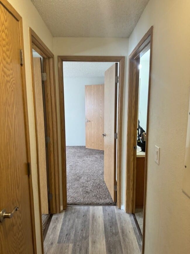 Building Photo - SINGLE LEVEL 2 BEDROOM CONDO