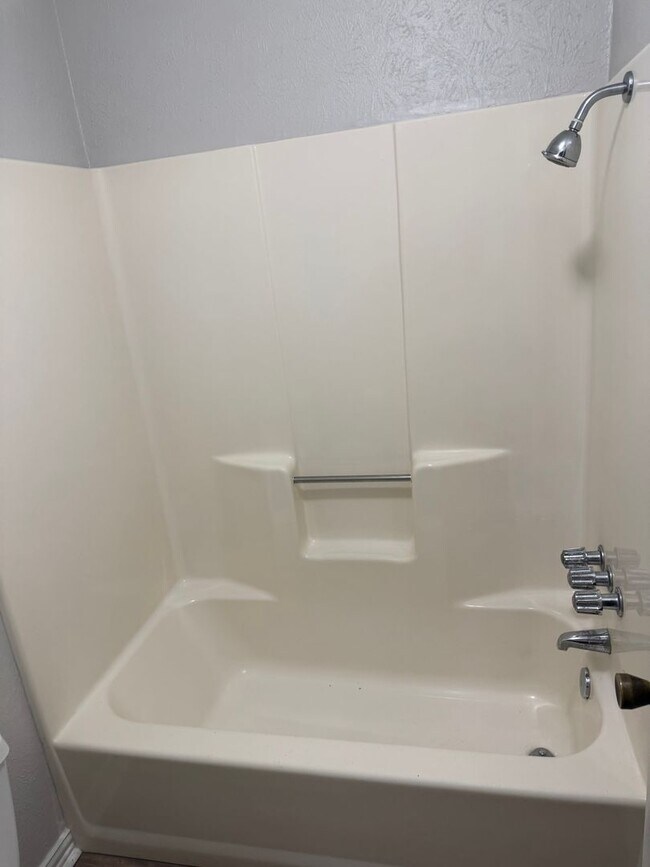 Building Photo - Beautiful 3 Bedroom home in Springhill ISD