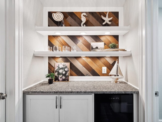 Building Photo - 1610 Cooper Foster Park Rd