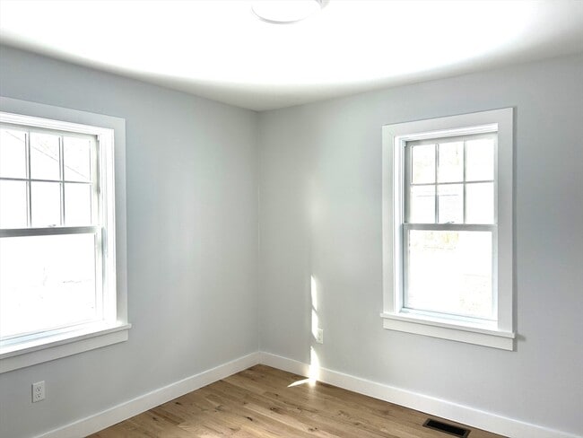 Building Photo - 40 Prospect St