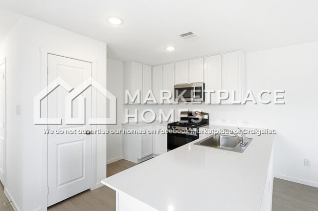 Building Photo - 6609 Dali Bnd