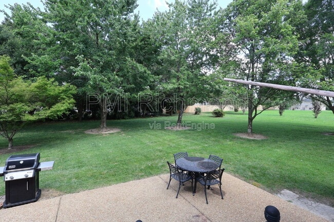 Building Photo - 7238 Ancient Oak Dr