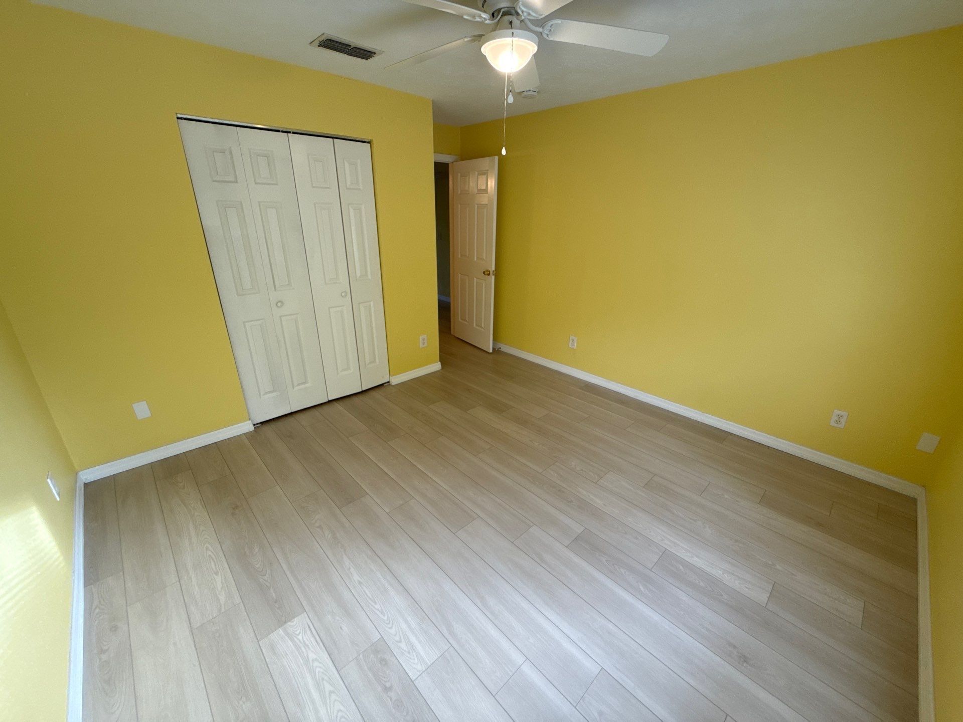 Building Photo - 1910 NW 12th Ave