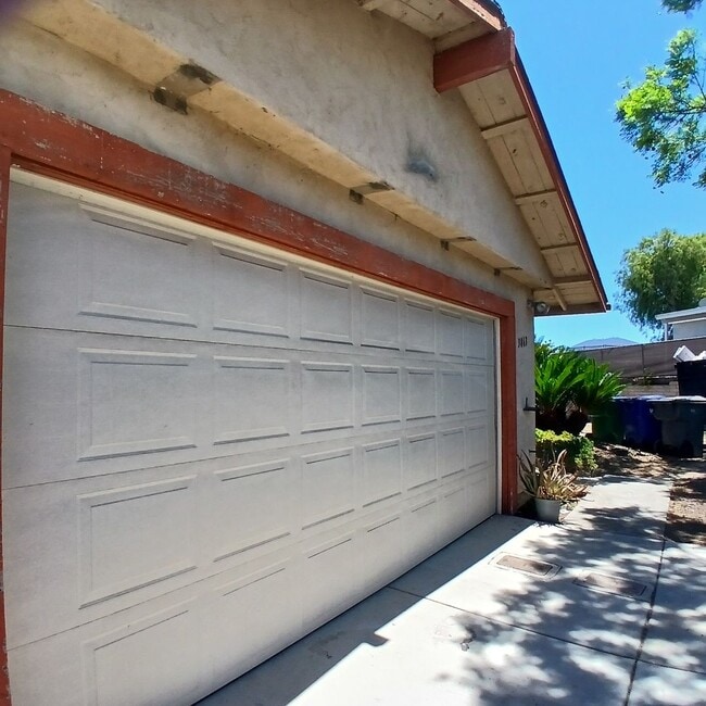 Building Photo - Spring Valley View Home