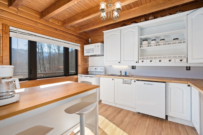 Building Photo - 168 Valley Creek Dr