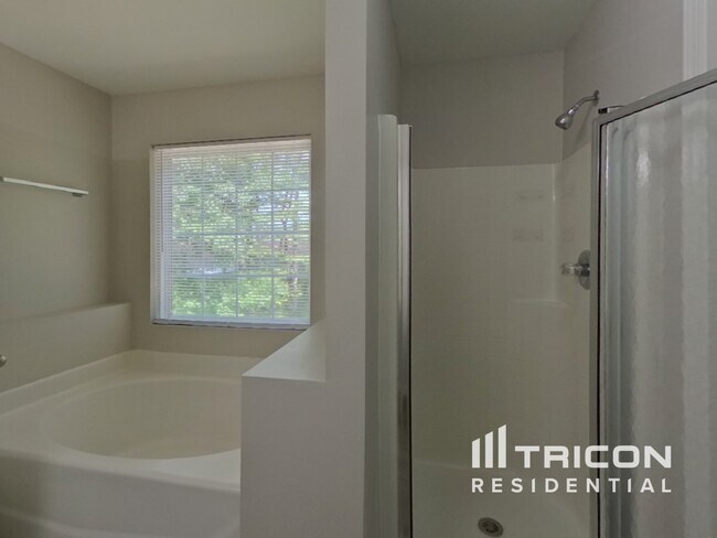 Building Photo - 9701 Pecota Ln