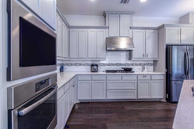 Building Photo - 3623 Carlsbad Way