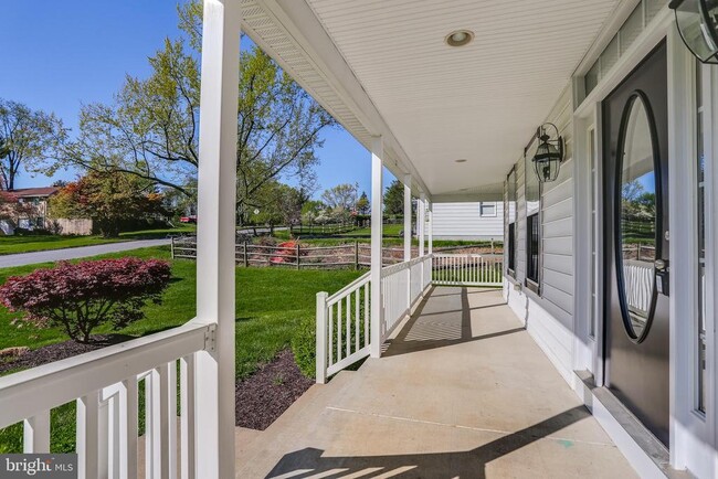 Building Photo - 9874 Foxhill Ct