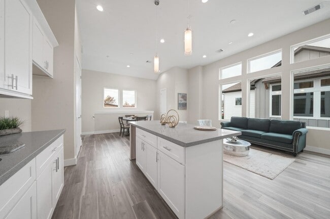 Building Photo - 2504 W Tidwell Rd