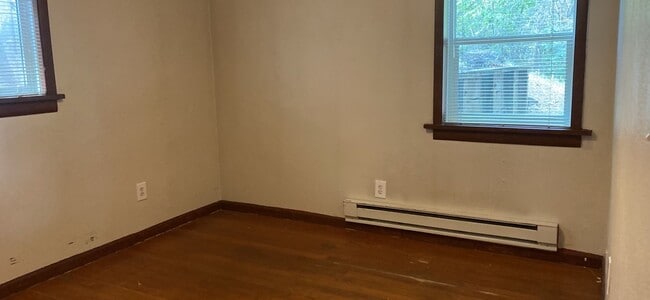 Building Photo - 630 SE Steptoe St