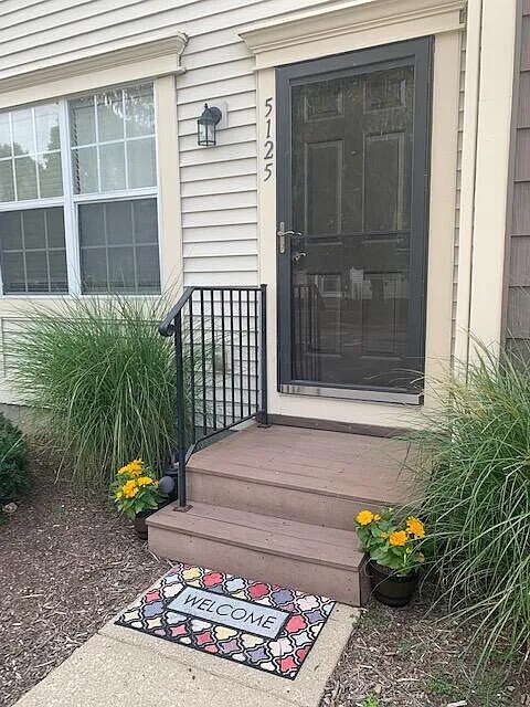 Building Photo - 5125 Singleton Dr